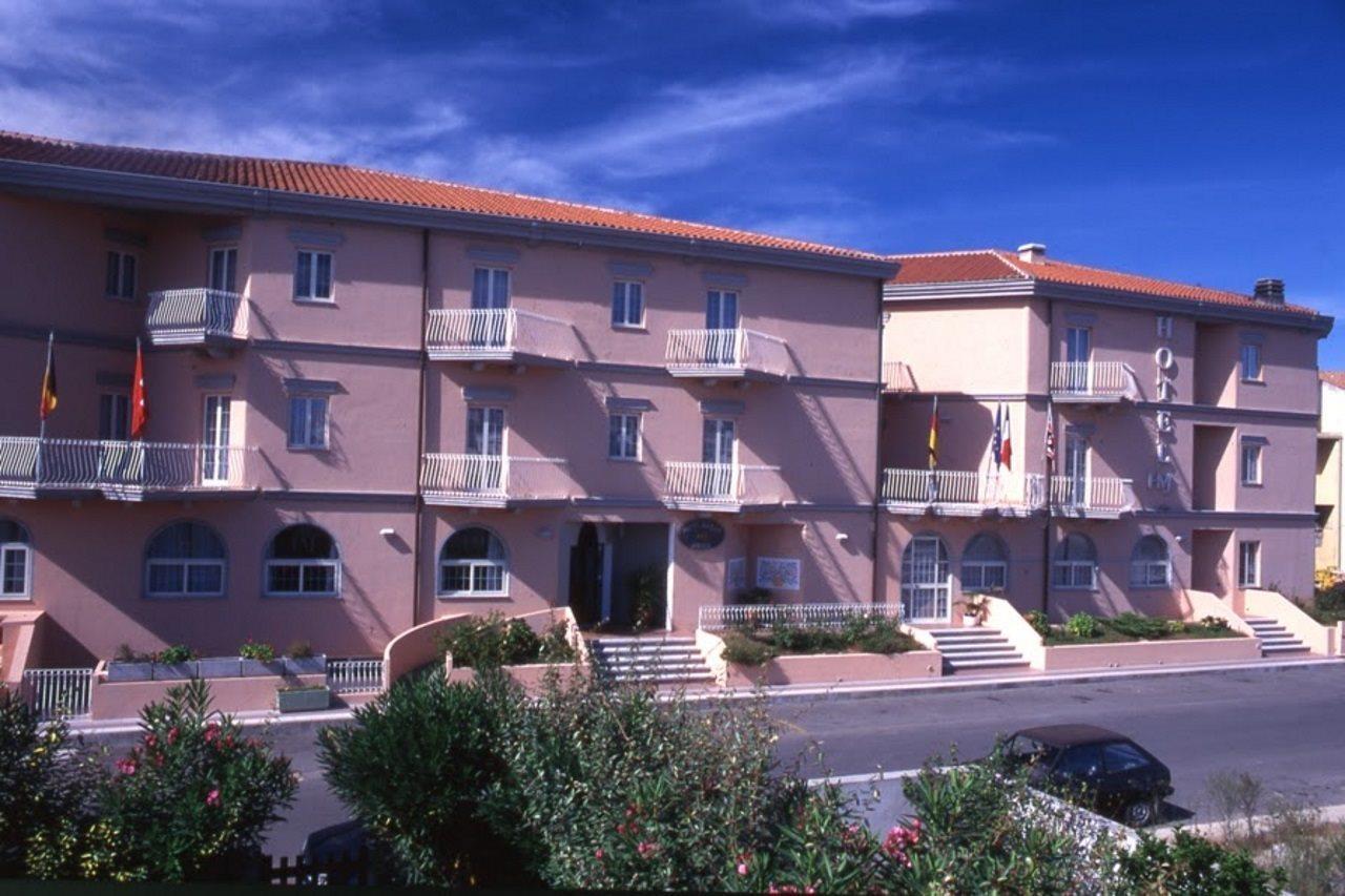 Hotel Majore Santa Teresa Gallura Dış mekan fotoğraf